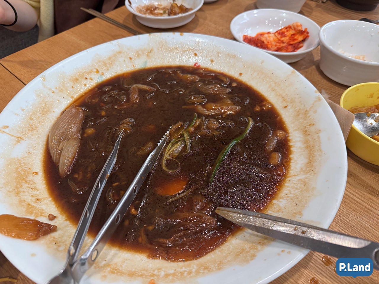 접시를 싹 비운 식사 후 모습